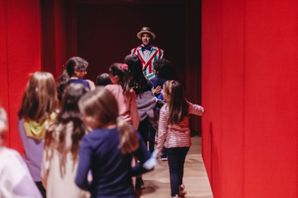 Η Λυρική πάει σχολείο