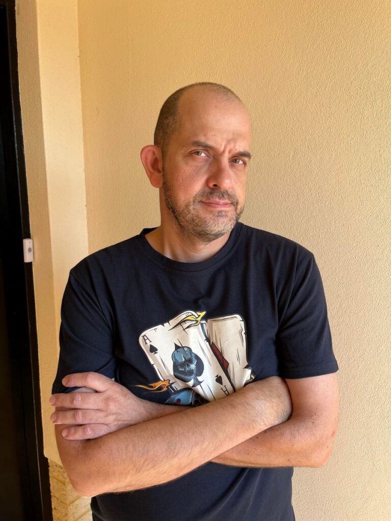 Πολυχρόνης Κουτσάκης Ινφλουένσερ εφηβική λογοτεχνία