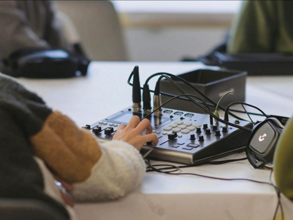Ίδρυμα Γουλανδρή εργαστήρια για εφήβους 13+ Podcast
