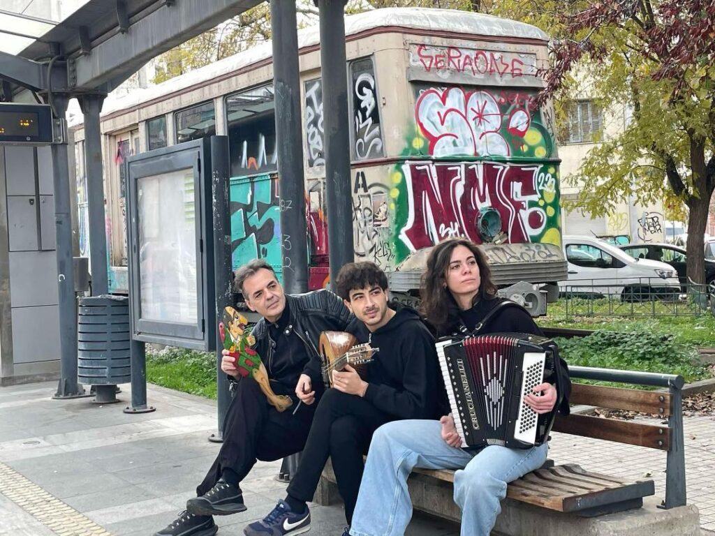 paraga band | Τάσος Κώνστας